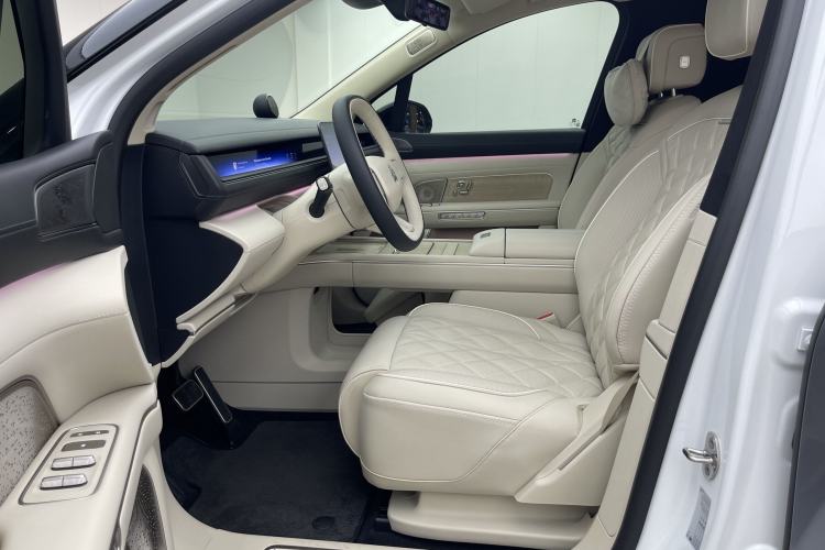 Used Nio ES8 2026 Model 6-seat Executive Signature Edition Left Front Seat