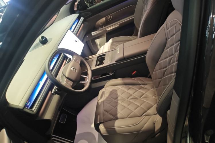 Used Nio ES8 2026 Model 6-seat Executive Luxury Edition Left Front Seat