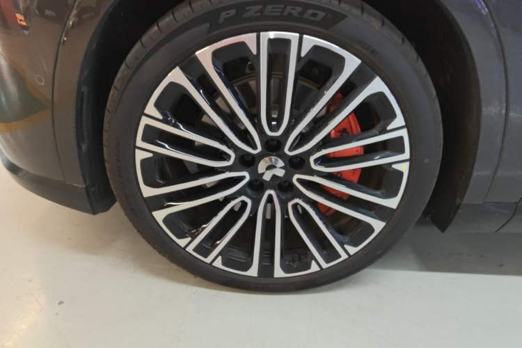 Used Nio ES8 2026 Model 6-seat Executive Signature Edition Left Front Wheel Hub