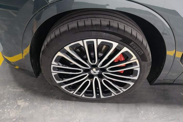 Used Nio ES8 2026 Model 6-seat Executive Signature Edition Left Front Wheel Hub