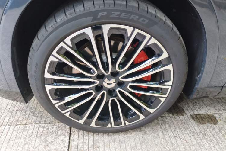 Used Nio ES8 2026 Model 6-seat Executive Signature Edition Left Front Wheel Hub