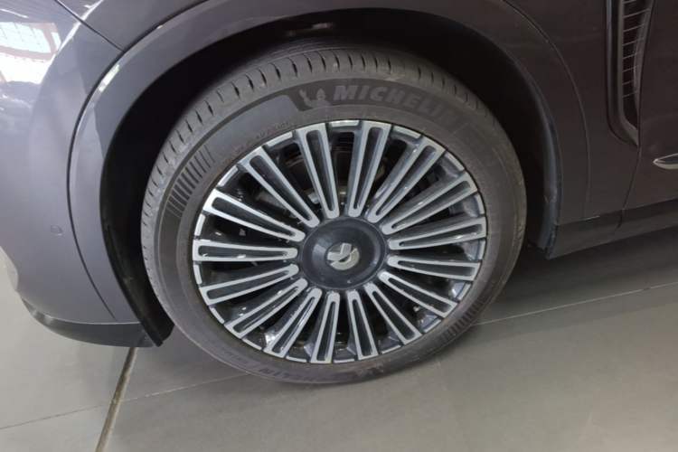 Used Nio ES8 2026 Model 6-seat Executive Luxury Edition Left Front Wheel Hub