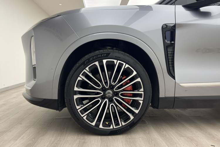 Used Nio ES8 2026 Model 6-seat Executive Signature Edition Left Front Wheel Hub