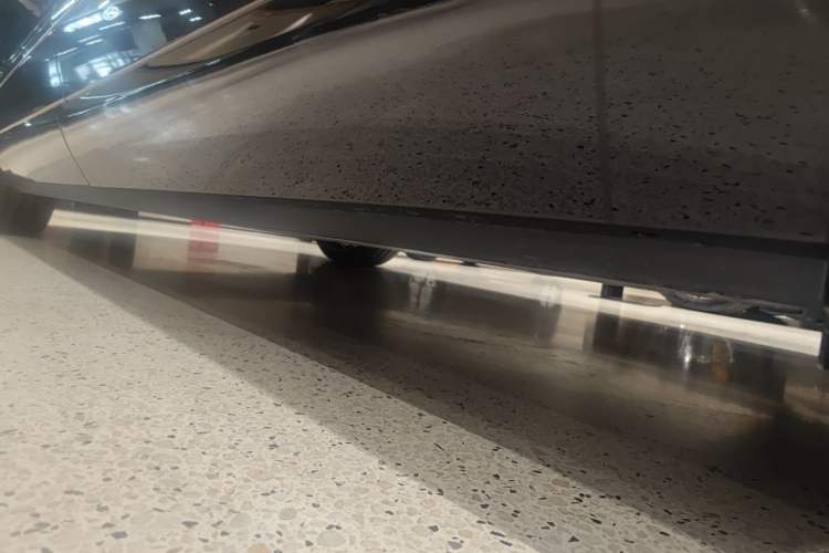 Used Nio ES8 2026 Model 6-seat Executive Signature Edition Left Side Sill