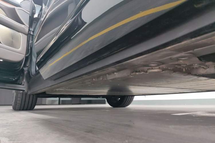 Used Nio ES8 2026 Model 6-seat Executive Signature Edition Left Side Sill