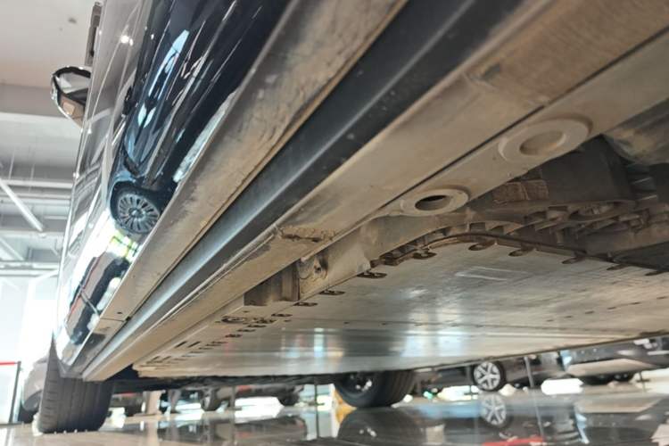 Used Nio ES8 2026 Model 6-seat Executive Signature Edition Left Side Sill