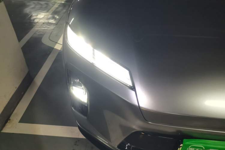 Used Nio ES8 2026 Model 6-seat Executive Signature Edition Right Front Headlight