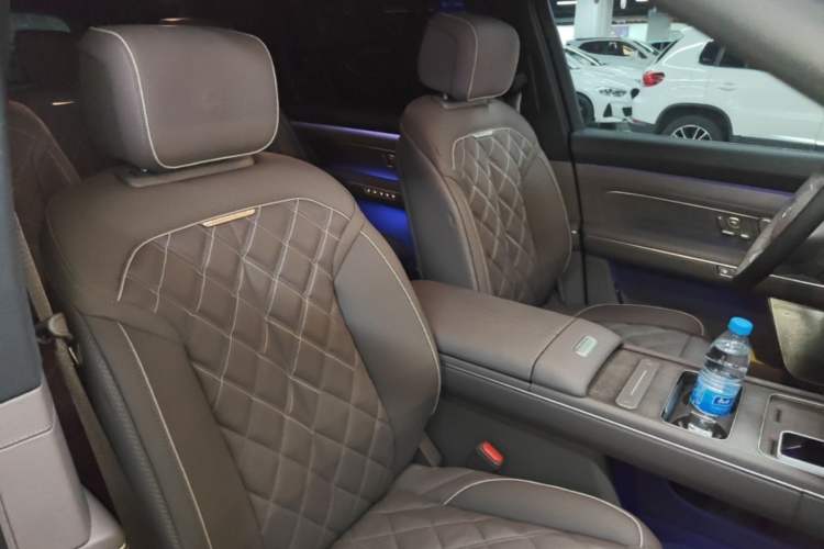 Used Nio ES8 2026 Model 6-seat Executive Signature Edition Right Front Seat