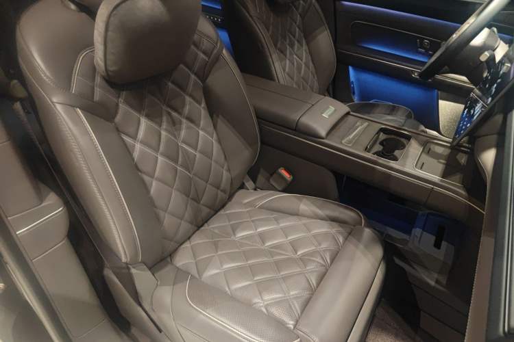 Used Nio ES8 2026 Model 6-seat Executive Signature Edition Right Front Seat