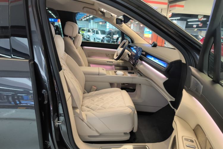 Used Nio ES8 2026 Model 6-seat Executive Luxury Edition Right Front Seat