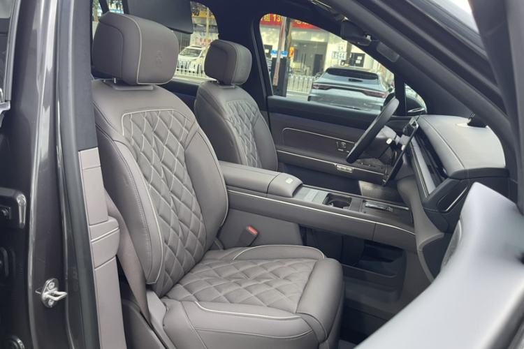 Used Nio ES8 2026 Model 6-seat Executive Luxury Edition Right Front Seat