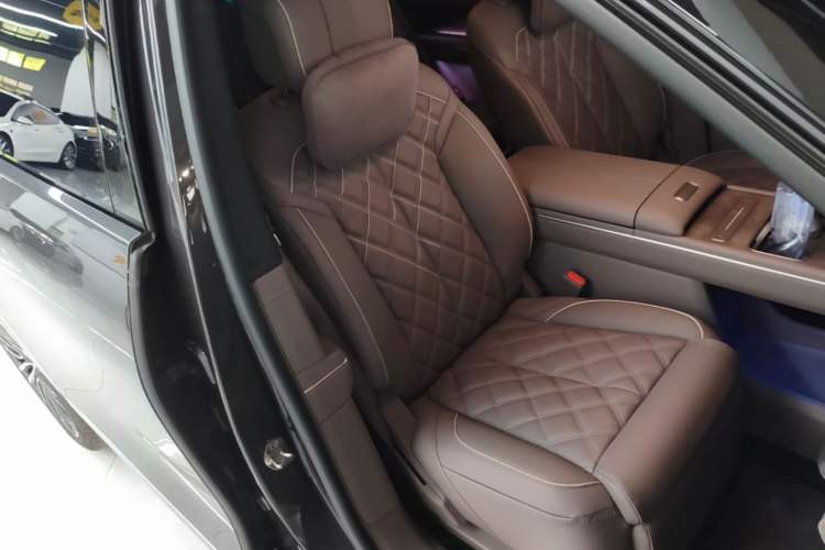 Used Nio ES8 2026 Model 6-seat Executive Signature Edition Right Front Seat
