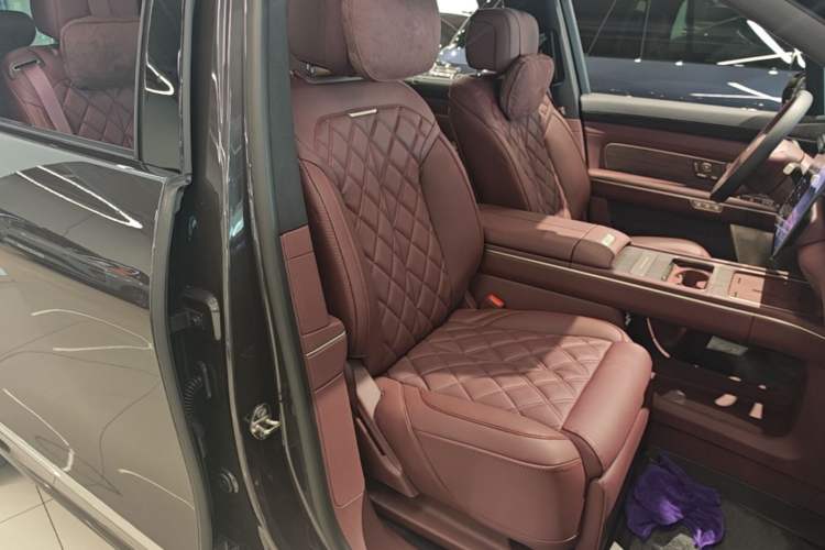 Used Nio ES8 2026 Model 6-seat Executive Signature Edition Right Front Seat