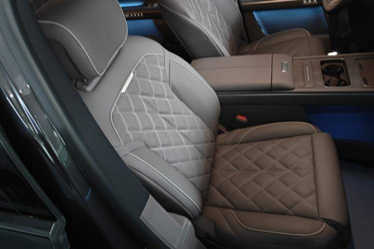 Used Nio ES8 2026 Model 6-seat Executive Signature Edition Right Front Seat