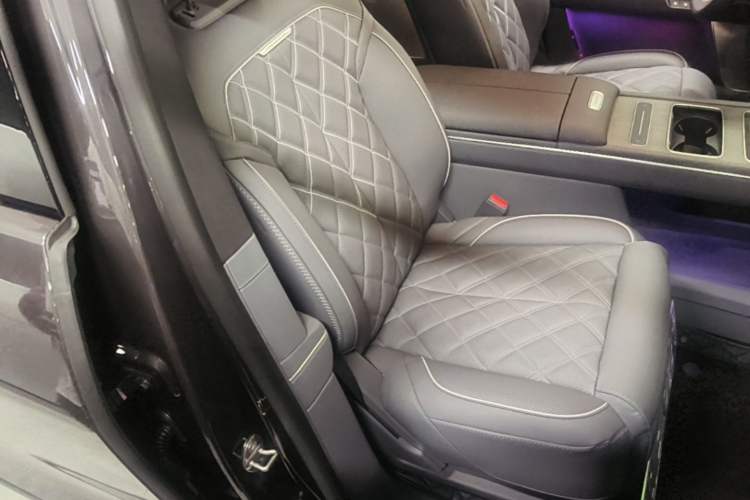 Used Nio ES8 2026 Model 6-seat Executive Signature Edition Right Front Seat