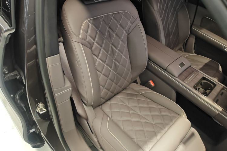 Used Nio ES8 2026 Model 6-seat Executive Luxury Edition Right Front Seat