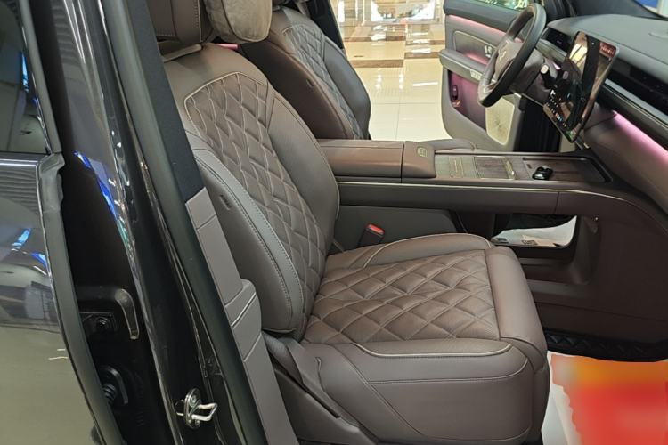 Used Nio ES8 2026 Model 6-seat Executive Luxury Edition Right Front Seat
