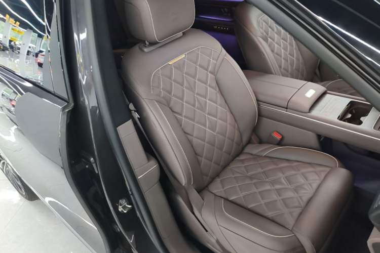 Used Nio ES8 2026 Model 6-seat Executive Signature Edition Right Front Seat