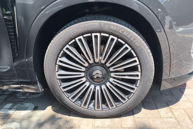 Used Nio ES8 2026 Model 6-seat Executive Luxury Edition Right Front Wheel Hub