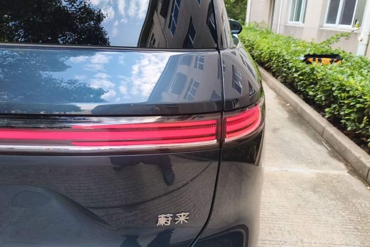 Used Nio ES8 2026 Model 6-seat Executive Signature Edition Right Rear Taillight