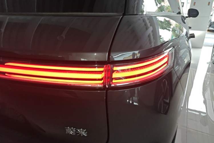 Used Nio ES8 2026 Model 6-seat Executive Signature Edition Right Rear Taillight