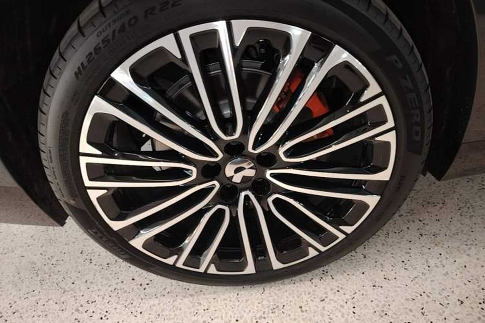 Used Nio ES8 2026 Model 6-seat Executive Signature Edition Right Rear Wheel Hub