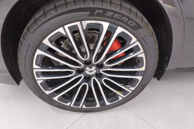 Used Nio ES8 2026 Model 6-seat Executive Signature Edition Right Rear Wheel Hub