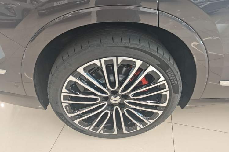 Used Nio ES8 2026 Model 6-seat Executive Signature Edition Right Rear Wheel Hub
