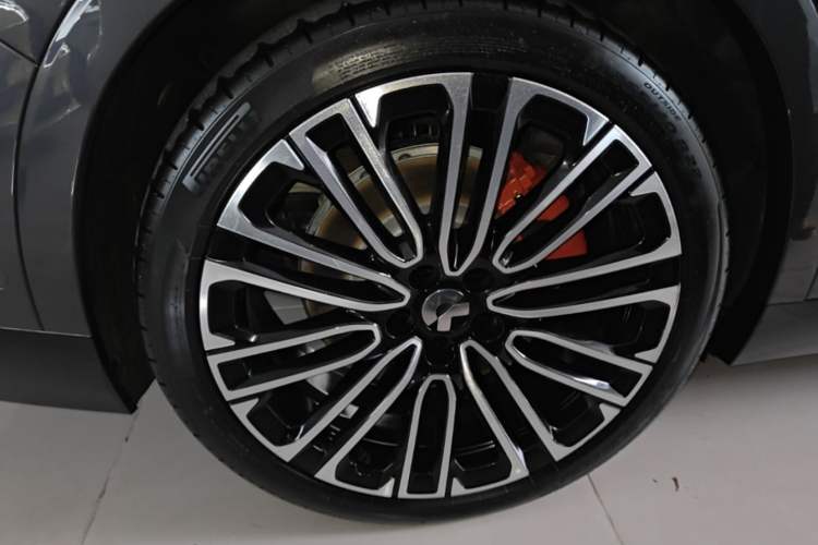 Used Nio ES8 2026 Model 6-seat Executive Signature Edition Right Rear Wheel Hub