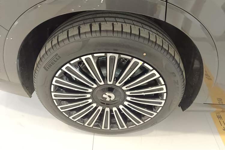 Used Nio ES8 2026 Model 6-seat Executive Luxury Edition Right Rear Wheel Hub