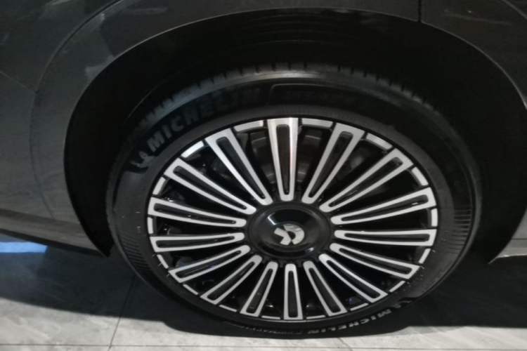 Used Nio ES8 2026 Model 6-seat Executive Luxury Edition Right Rear Wheel Hub