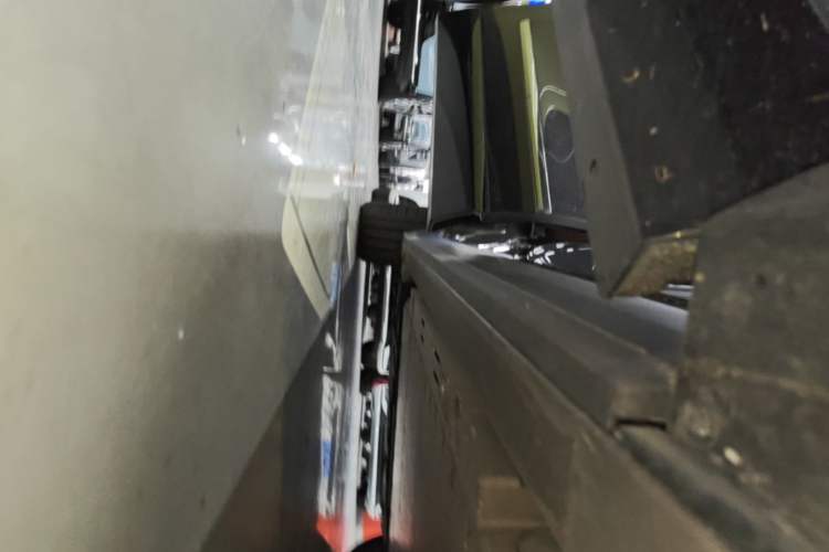 Used Nio ES8 2026 Model 6-seat Executive Signature Edition Right Side Sill