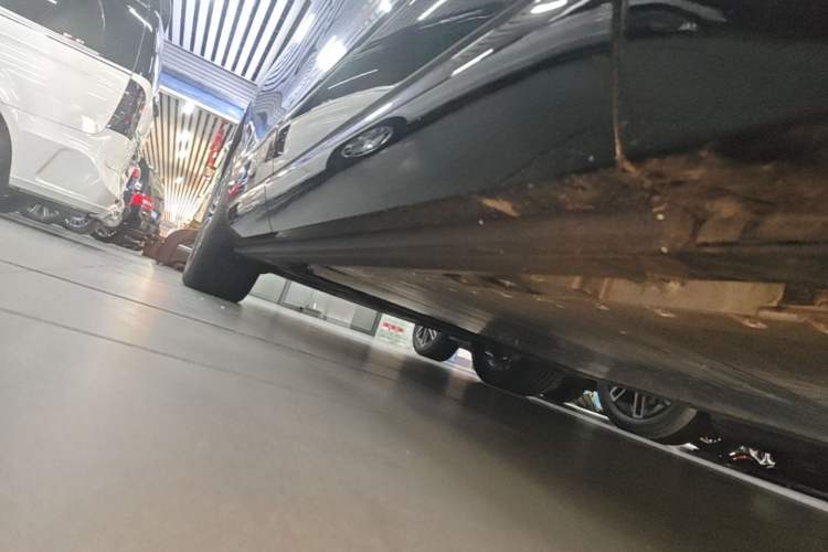 Used Nio ES8 2026 Model 6-seat Executive Signature Edition Right Side Sill