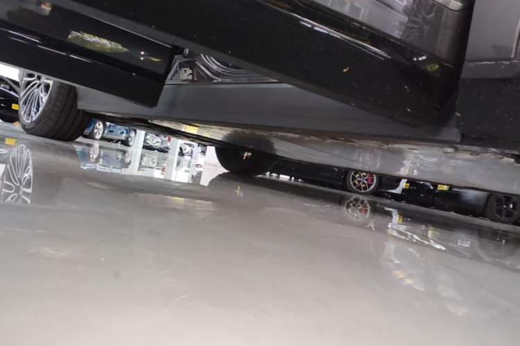 Used Nio ES8 2026 Model 6-seat Executive Signature Edition Right Side Sill