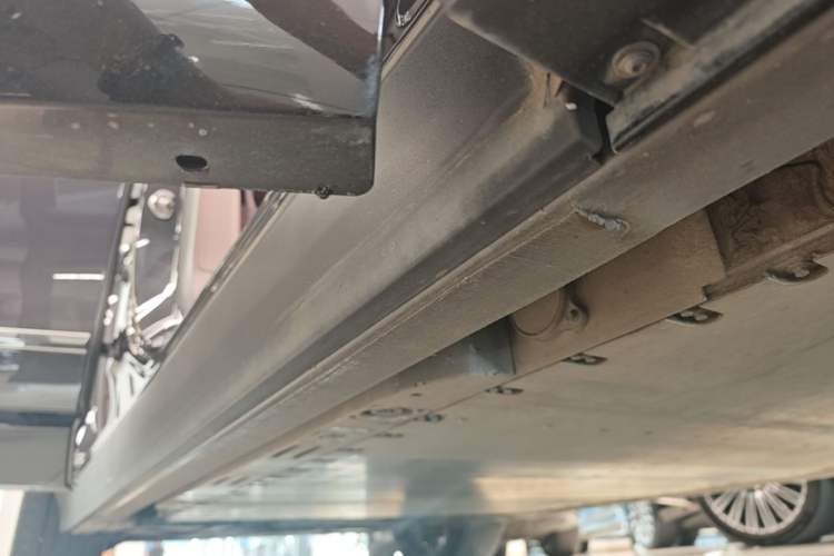 Used Nio ES8 2026 Model 6-seat Executive Signature Edition Right Side Sill