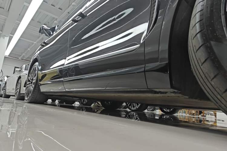 Used Nio ES8 2026 Model 6-seat Executive Signature Edition Right Side Sill