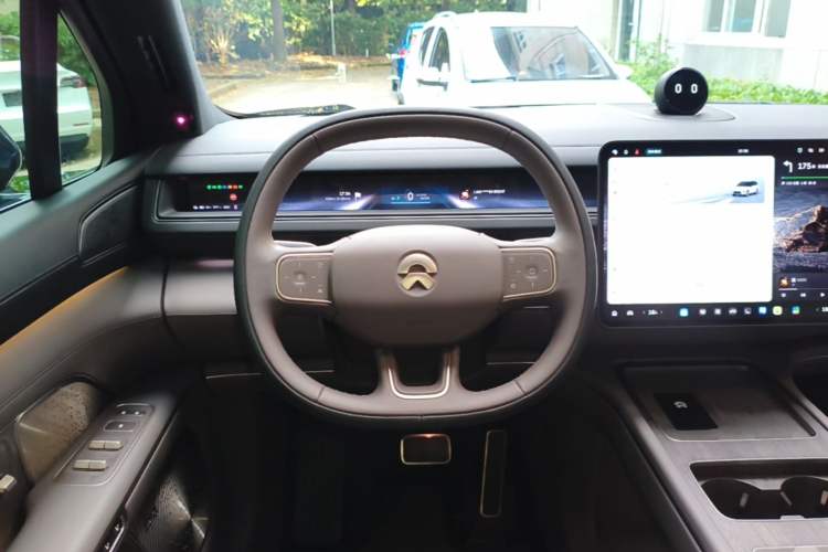 Used Nio ES8 2026 Model 6-seat Executive Signature Edition Steering Wheel