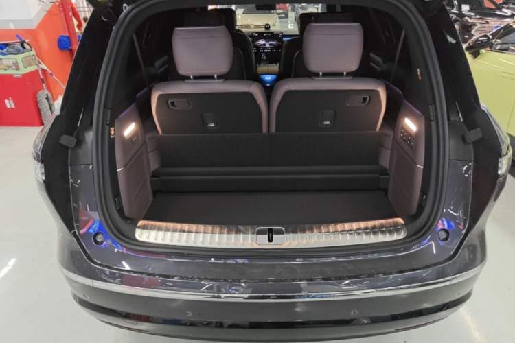 Used Nio ES8 2026 Model 6-seat Executive Signature Edition Trunk