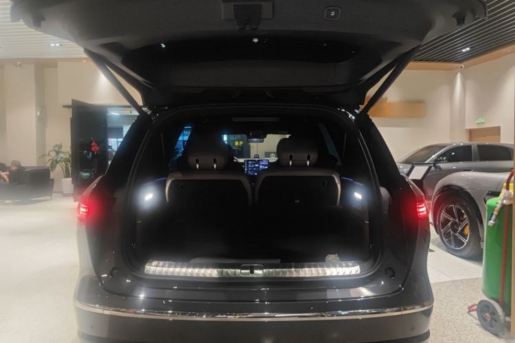 Used Nio ES8 2026 Model 6-seat Executive Signature Edition Trunk