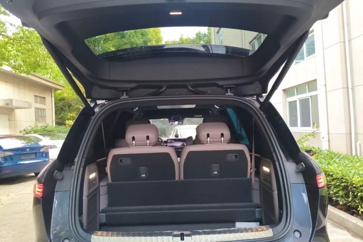 Used Nio ES8 2026 Model 6-seat Executive Signature Edition Trunk
