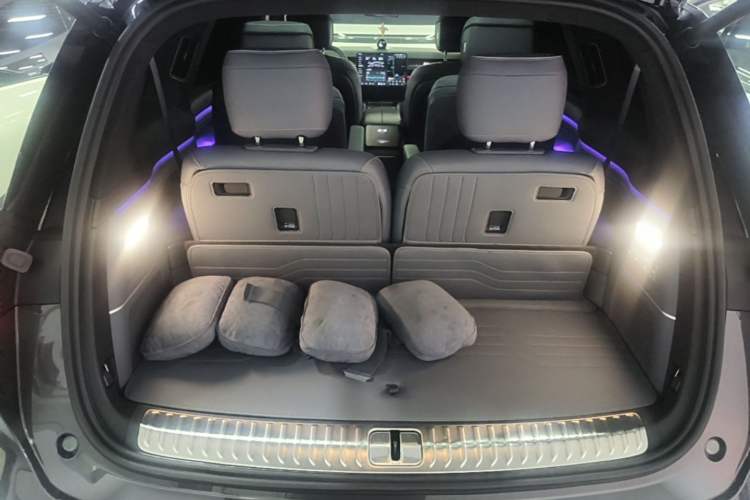 Used Nio ES8 2026 Model 6-seat Executive Signature Edition Trunk