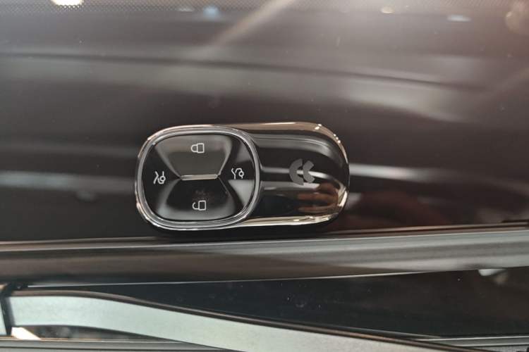 Used Nio ES8 2026 Model 6-seat Executive Signature Edition Vehicle Key
