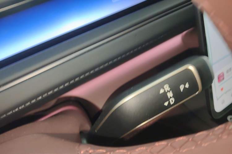 Used Nio ES8 2026 Model 6-seat Executive Signature Edition Gear Lever