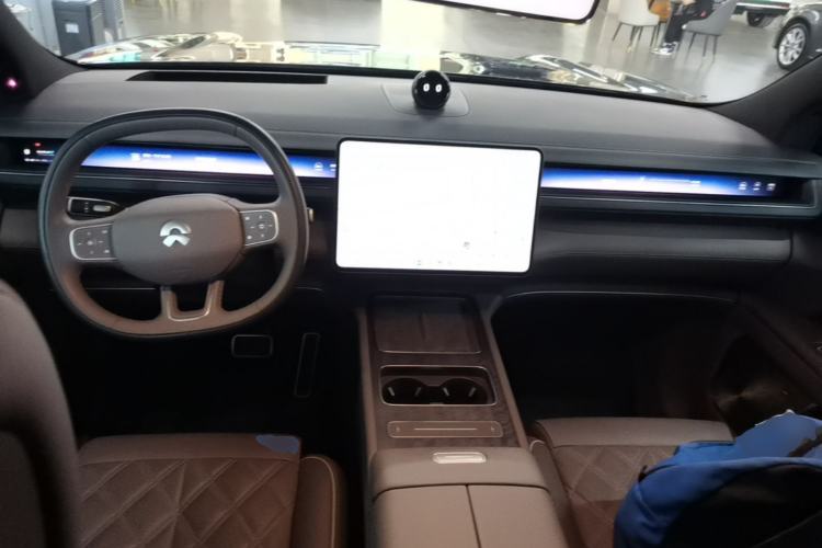 Used Nio ES8 2026 Model 6-seat Executive Signature Edition Center Console