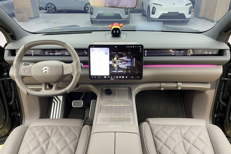 Used Nio ES8 2026 Model 6-seat Executive Signature Edition Center Console