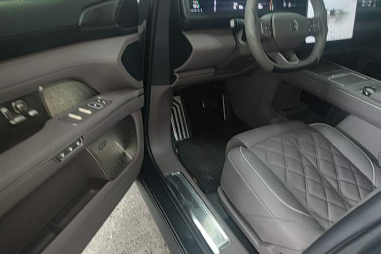 Used Nio ES8 2026 Model 6-seat Executive Signature Edition Driver Seat