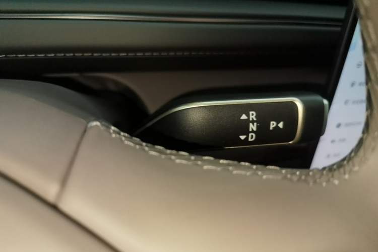 Used Nio ES8 2026 Model 6-seat Executive Signature Edition Gear Lever