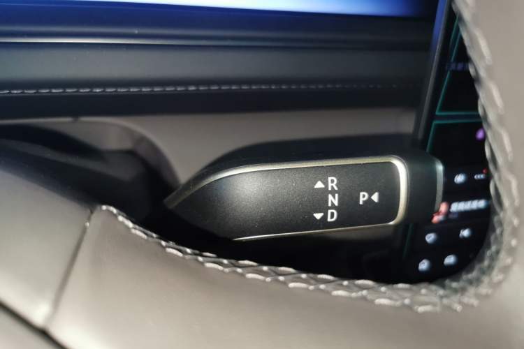 Used Nio ES8 2026 Model 6-seat Executive Signature Edition Gear Lever