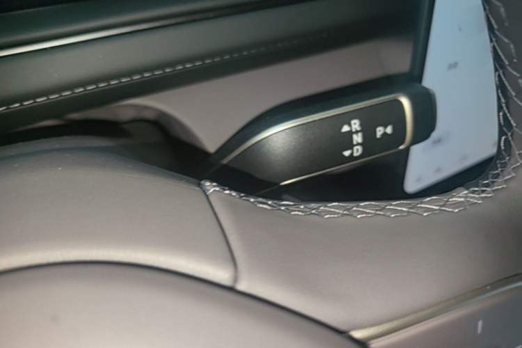 Used Nio ES8 2026 Model 6-seat Executive Signature Edition Gear Lever