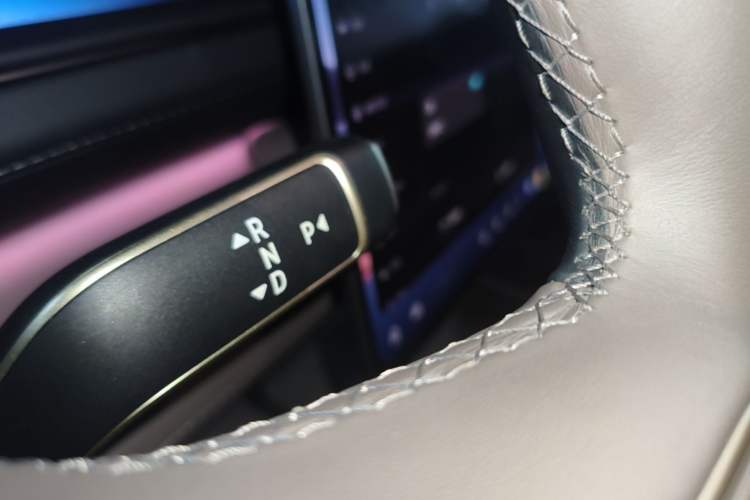 Used Nio ES8 2026 Model 6-seat Executive Luxury Edition Gear Lever